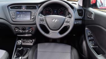 Hyundai i20 - dash