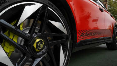 Abarth 600e Competizione - detail