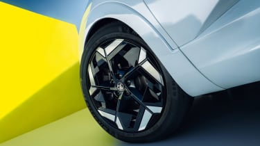 Vauxhall Grandland GSe - wheel
