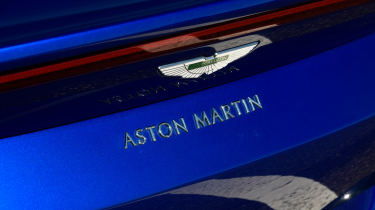Aston Martin Vantage Mk2 - badge