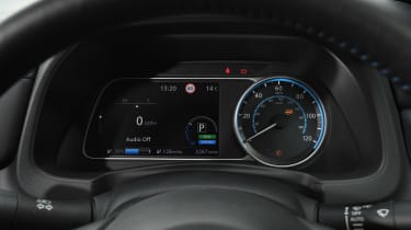 Nissan Leaf - dials