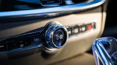 Volvo V60 - centre console switchgear