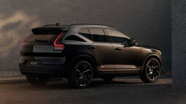 Volvo XC40 facelift - rear black