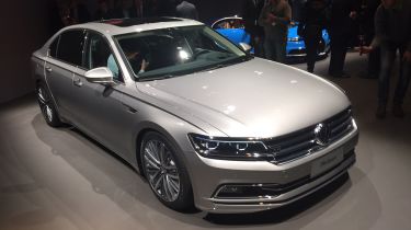 Volkswagen Phideon - front