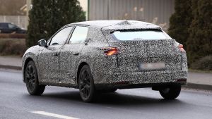 Citroen C5 electric car spy shots