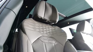 Bentley Bentayga EWB - front seats