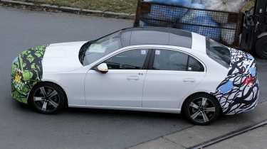 Mercedes C-Class Facelift - side profile