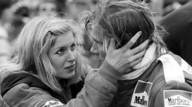 Hunt with his girlfriend Jane Birbeck at the 1977 United States Grand Prix