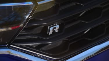 Volkswagen T-Roc R - R grille badge