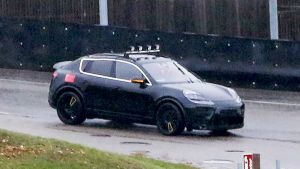 Porsche%20Macan%20EV%20spyshots-6.jpg