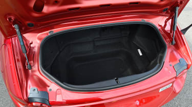 Mazda MX-5 1.5 2015 boot
