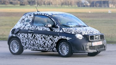 2020 Fiat 500 - spies - front 3/4 tracking