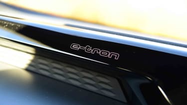 Audi e-tron GT quattro – e-tron logo dashboard detail
