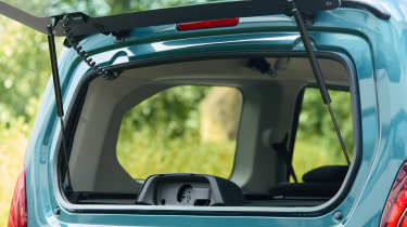 Peugeot E-Rifter - opening rear window