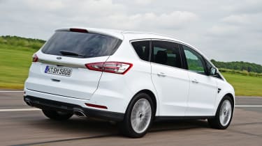 Ford S-MAX - rear tracking