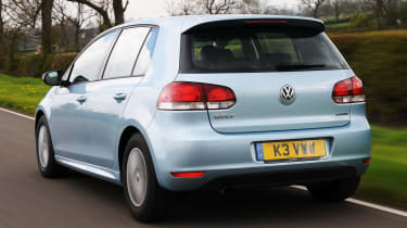 VW Golf 1.6 TDI BlueMotion rear tracking