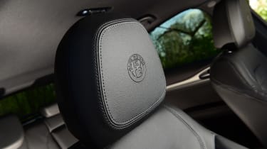 Alfa Romeo Stelvio - headrest