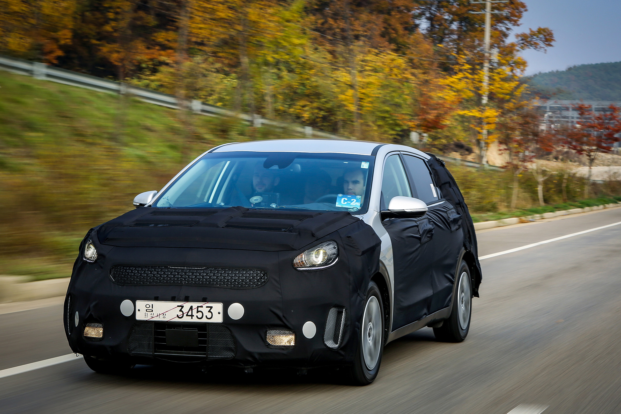 Kia Niro prototype review  Auto Express