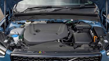 Volvo XC40 - engine bay