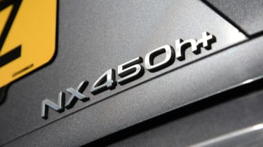 Lexus NX - badge