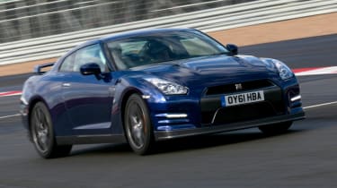 Nissan GT-R front tracking
