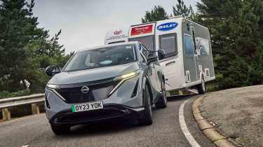 Nissan Ariya - towing cornering left