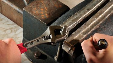 Adjustable wrenches - we test ten