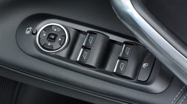 Used Ford Mondeo - electric window switches