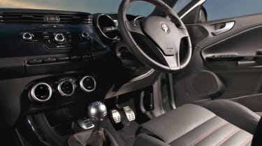 Alfa Romeo Giulietta Cloverleaf interior