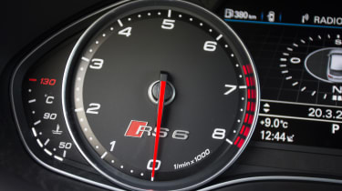 Audi RS6 Avant dials