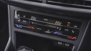 Volkswagen Polo - climate controls
