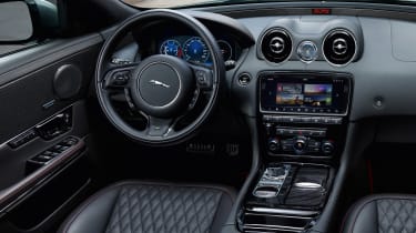 Jaguar XJR575 - interior