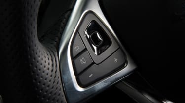 New Mercedes E-Class 2016 studio wheel controls