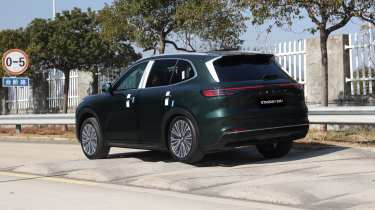 Geely Starray EM-i - rear tracking