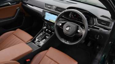 Skoda Superb Sleeper Edition - dash