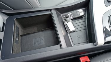 Audi Q7 - interior storage