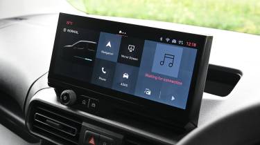 Fiat e-Doblo - infotainment screen