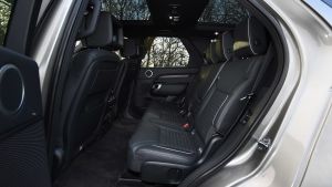 Used Land Rover Discovery 5 - seats
