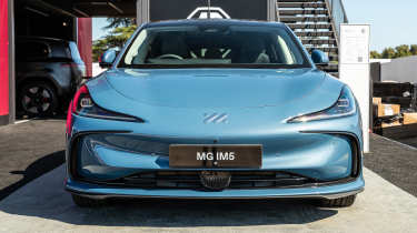 MG IM5 - Goodwood full front stand