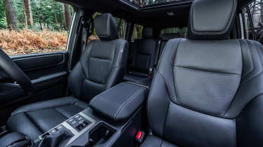 Toyota Land Cruiser 48v - front seats