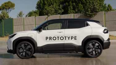 Toyota Urban Cruiser - side static