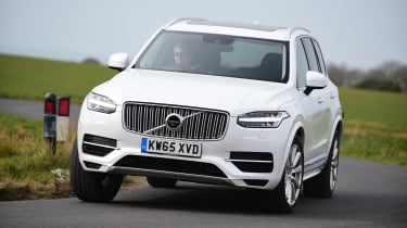 Volvo XC90 - front cornering