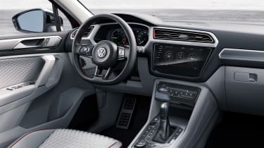 Volkswagen Tiguan GTE - dash side