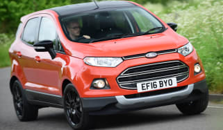 Ford EcoSport Titanium S 2016 - front cornering