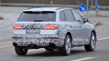 Audi Q7 facelift spy shots. - tail