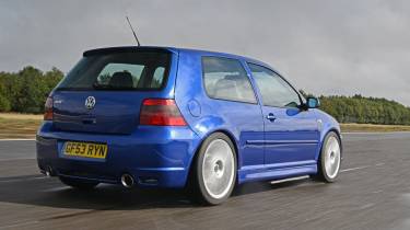 Volkswagen Golf R32 - rear 3/4