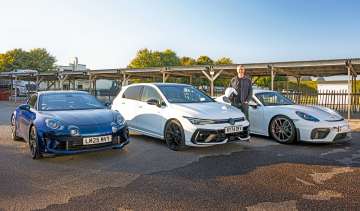 VW Golf R - header with Alpine and GT4