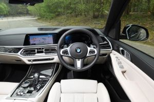 BMW X7 - interior