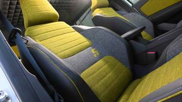 Renault 5 - front seats and headliner
