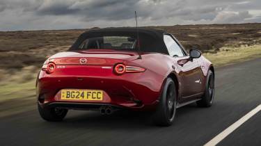 Mazda MX-5 - rear tracking with roof up